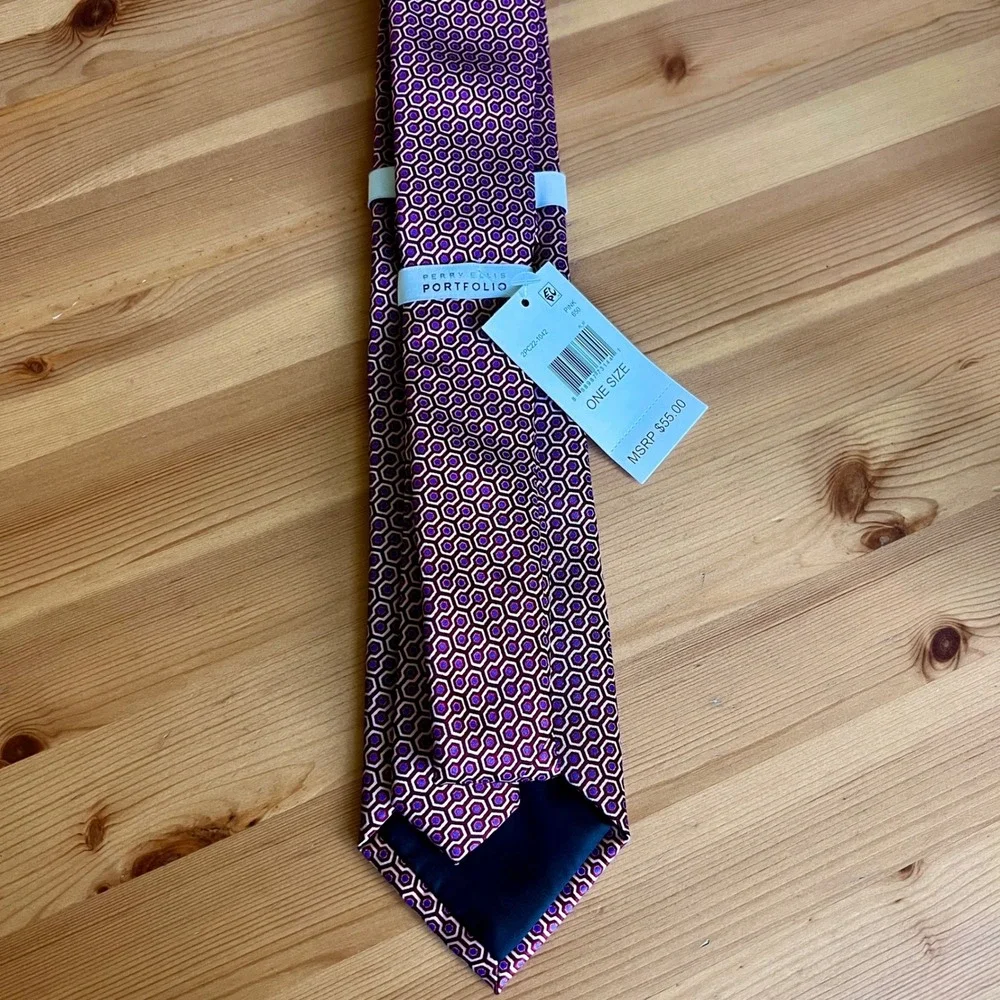 Perry Ellis Portfolio Necktie Geometric Purple Red Pattern 0022 MSRP‎ $55.00